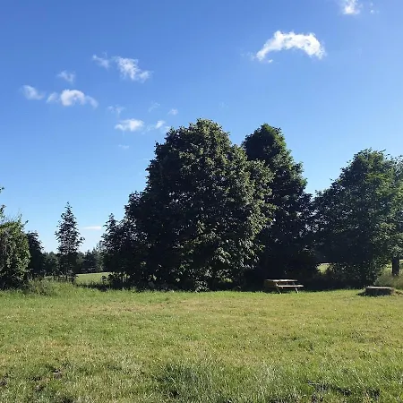 Prázdninový dům L'aiglonne, Maison Pour 4 Pers Avec Parc De 3000m2