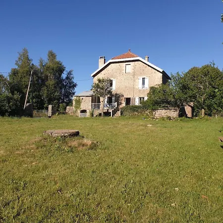 Prázdninový dům L'aiglonne, Maison Pour 4 Pers Avec Parc De 3000m2